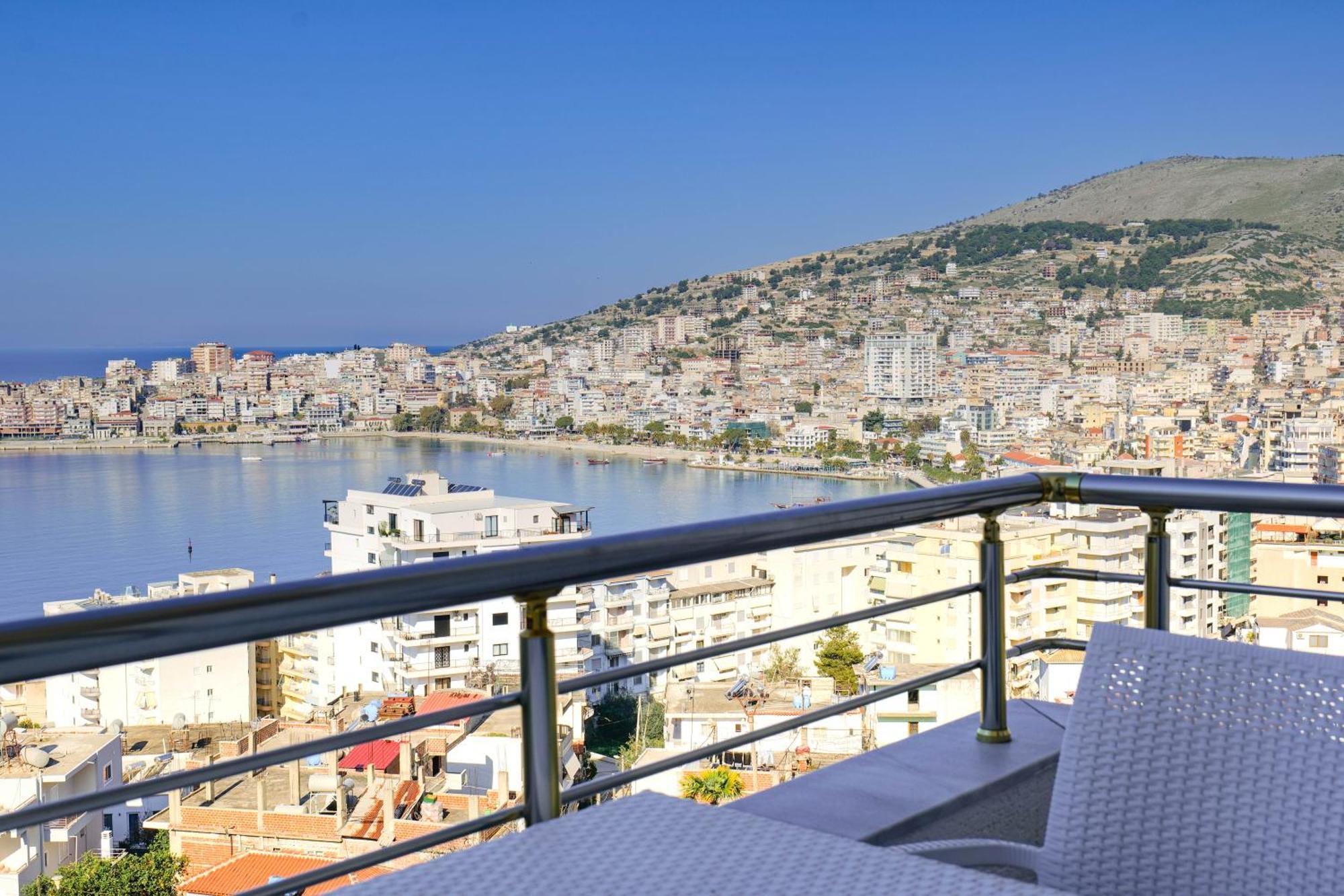 Hotel Mediterrane Саранда Екстер'єр фото