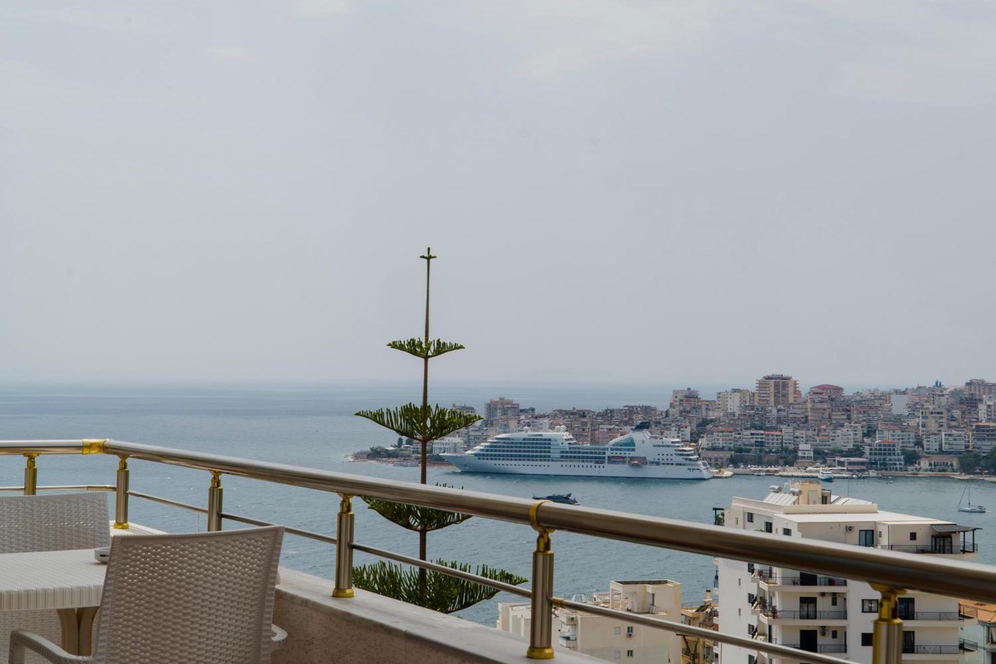 Hotel Mediterrane Саранда Екстер'єр фото