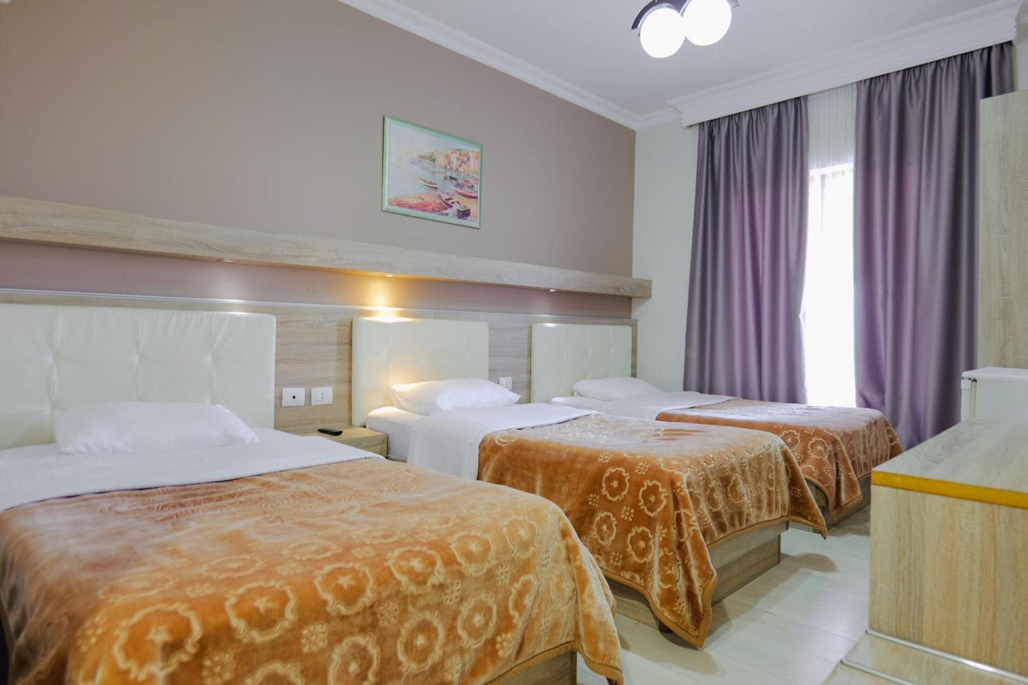 Hotel Mediterrane Саранда Екстер'єр фото